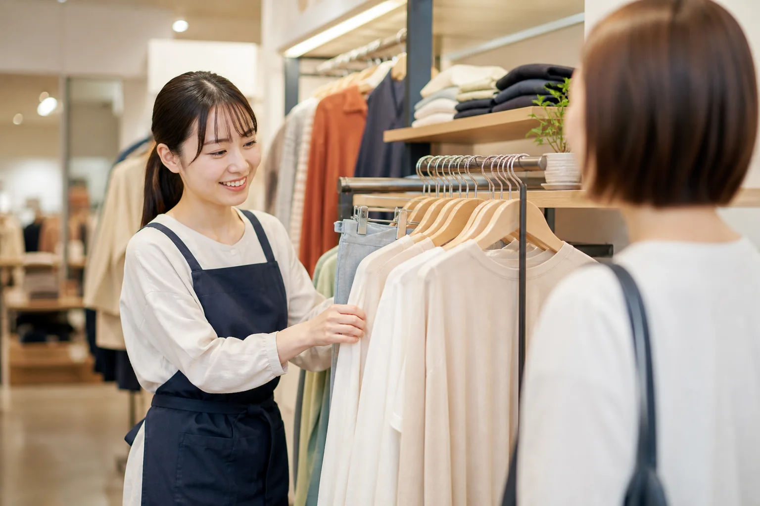 海外ブランド品販売員